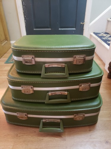 3 Piece Vintage Avocado Green Hard Shell Suitcase Set