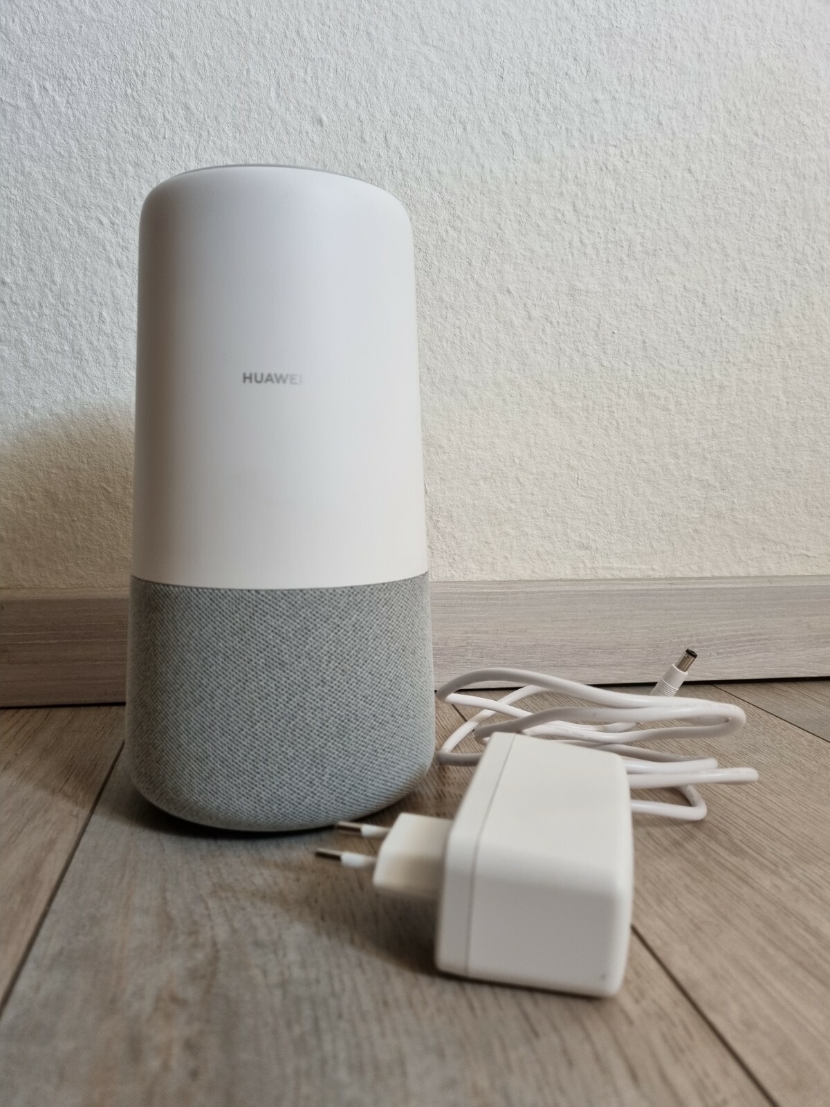 Huawei AI Cube B900-230 4G+ Router  Alexa  BT Speaker international No Sim Lock
