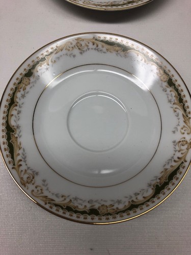 2-SIGNATURE COLLECTION FINE CHINA JAPAN QUEEN ANNE #113 TEA CUP SAUCERS GOLD RIM