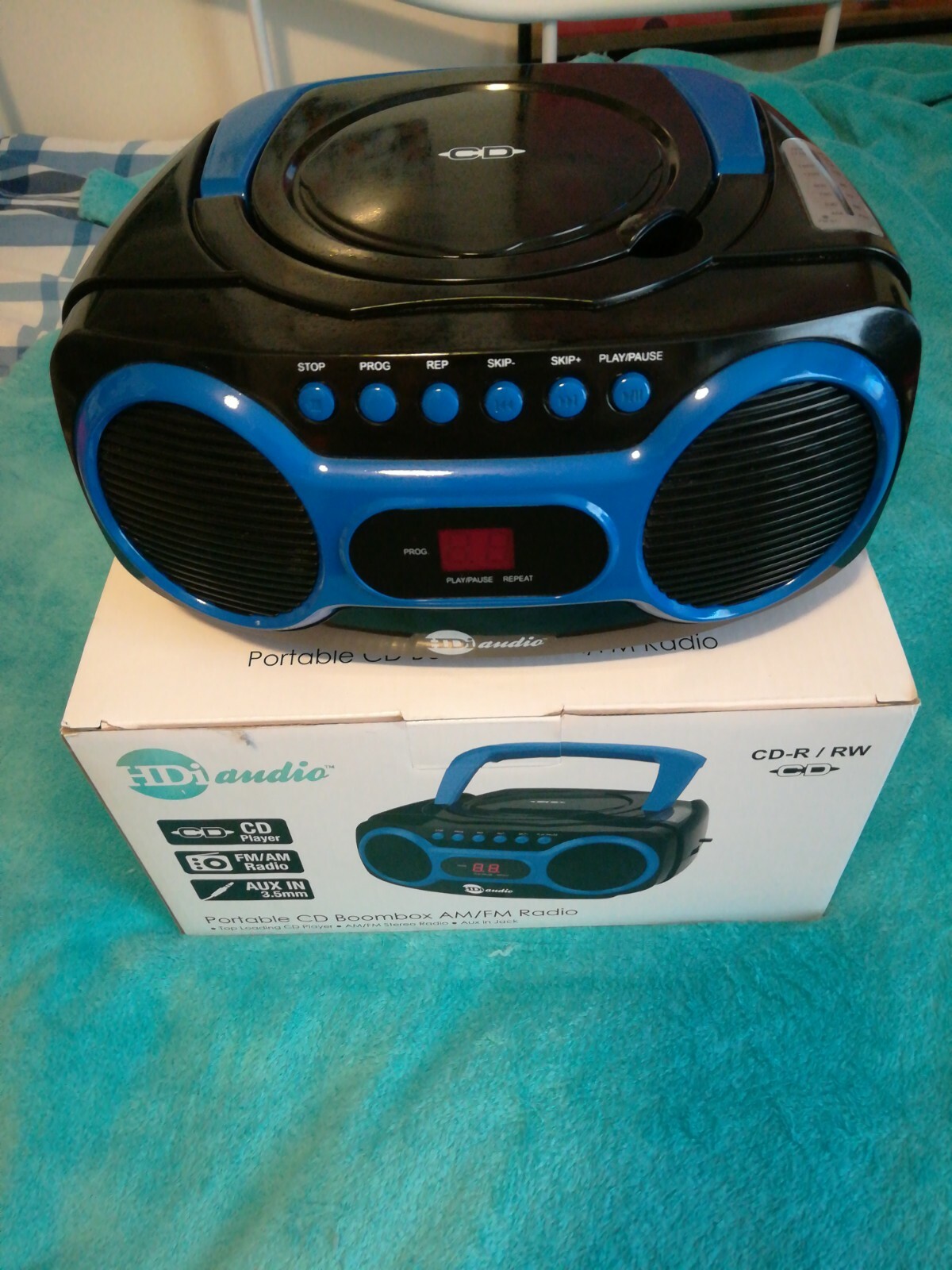 Hdi Audio CD Boombox AM/FM Radio Black and Blue Colors, Programmable, With Cord