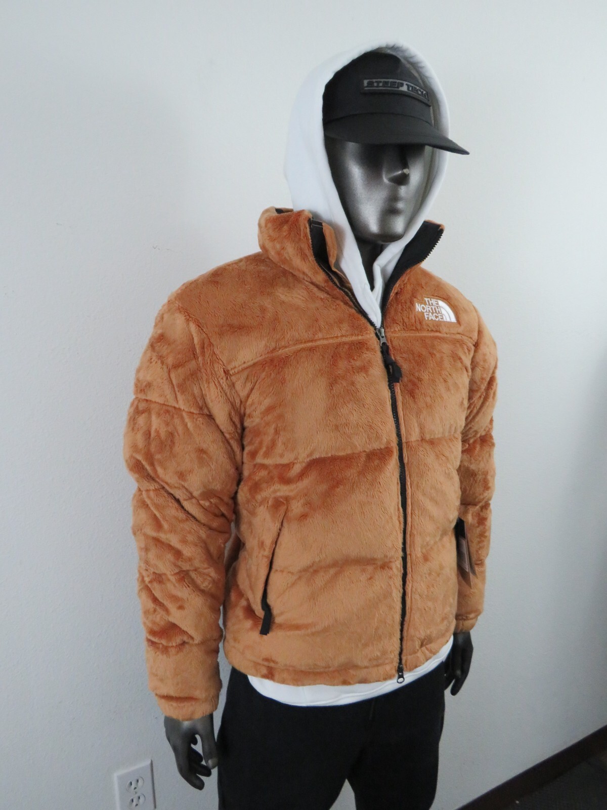 Pre-owned The North Face Mens  Versa Velour Nuptse 600-down Insulated Jacket Almond Butter In White