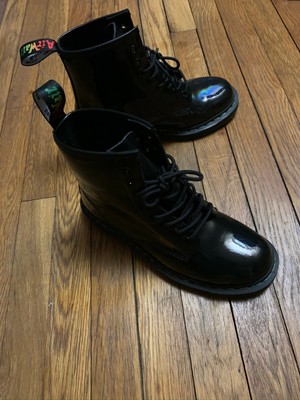 dr martens rainbow patent 1460