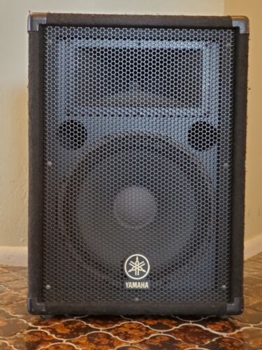 YAMAHA BR12 Professional PA Speaker. 300 watts program, 600 YAMAHA BR12 Professional PA Speaker. 300 watts program, 600