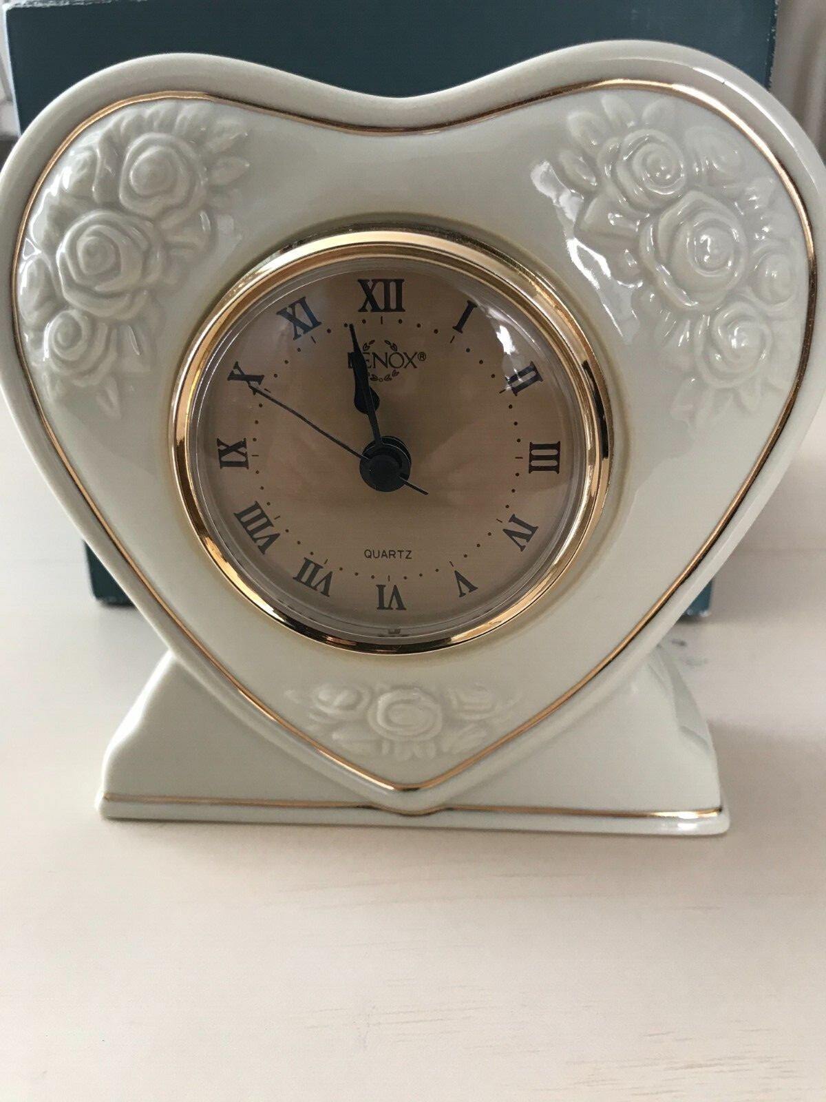 Lenox Porcelain Rosebud Heart Shape Quartz Mantle Table Clock