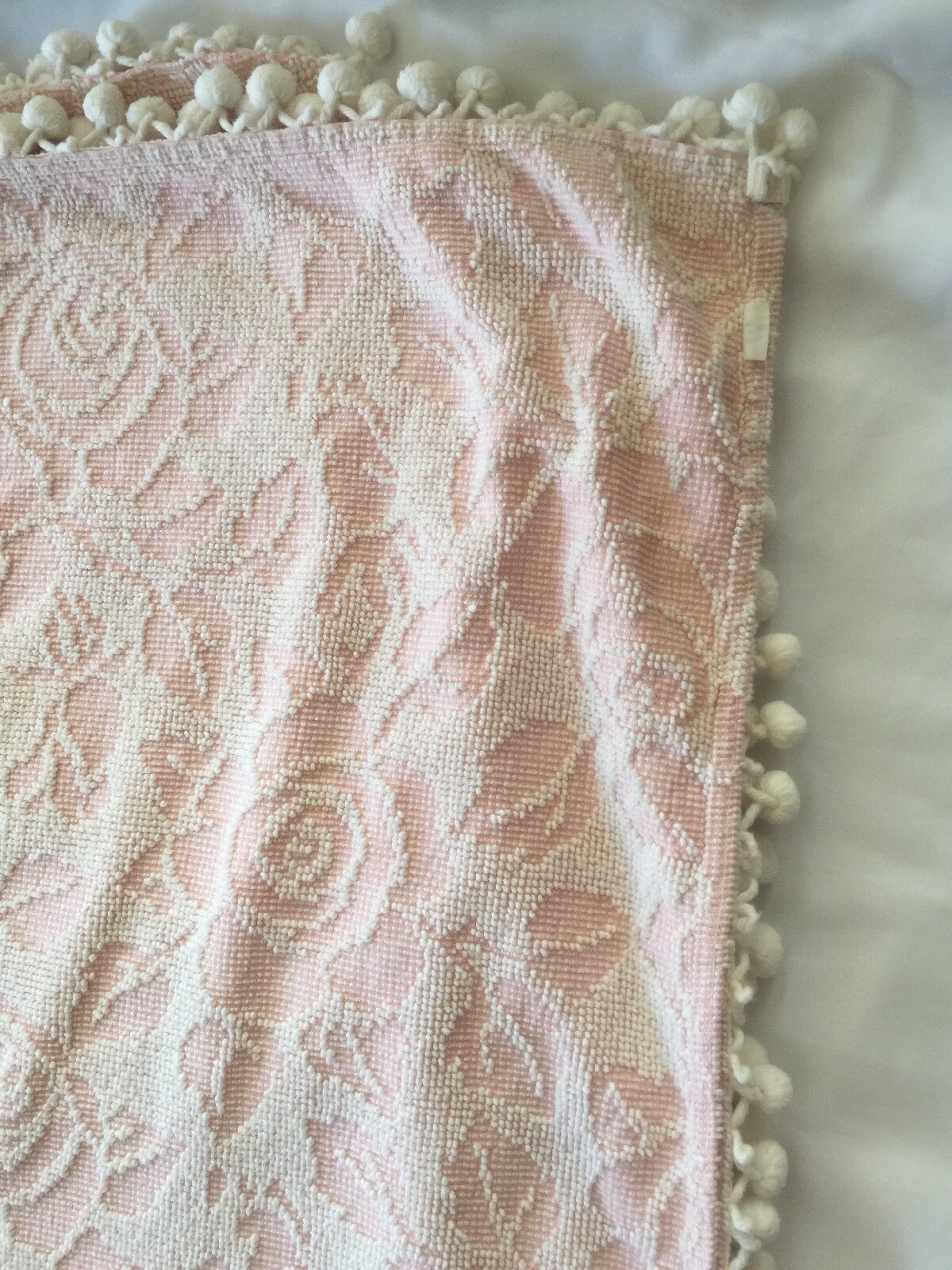 Vintage Candlewick Chenille Pale Pink & White Pom Pom Balls Full/Queen Bedspread