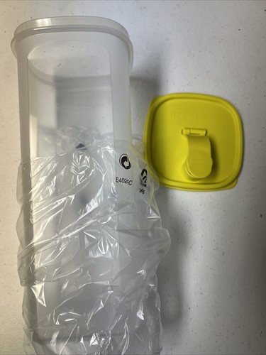 TUPPERWARE SLIM LINE PITCHER 8 cup/2L FLIP TOP SEAL 1 Container BRAND NEW