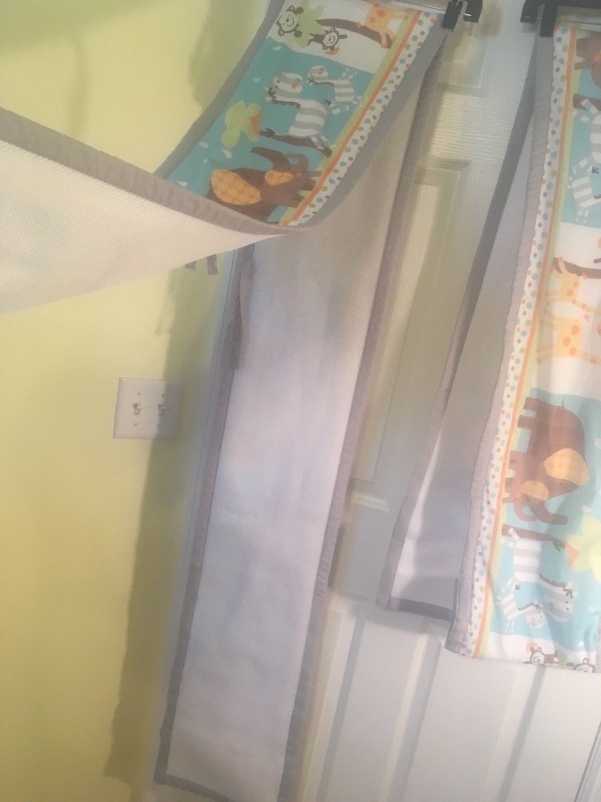 Breathable Baby Mesh Crib Liner Safari Fun Animals Gray Pastels Crib Bumper zoo