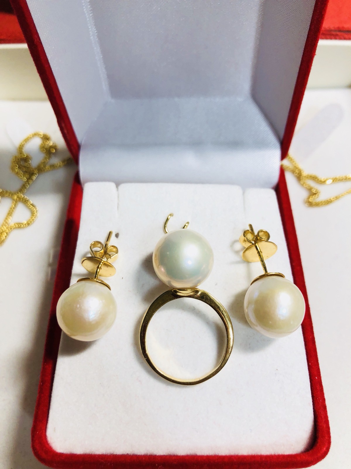 18K Saudi Gold South Pearl Ivory Earring & Ring 6”