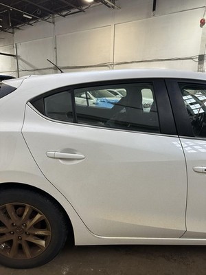 14 15 16 17 18 MAZDA 3 Rear Door Window Glass Passenger Right