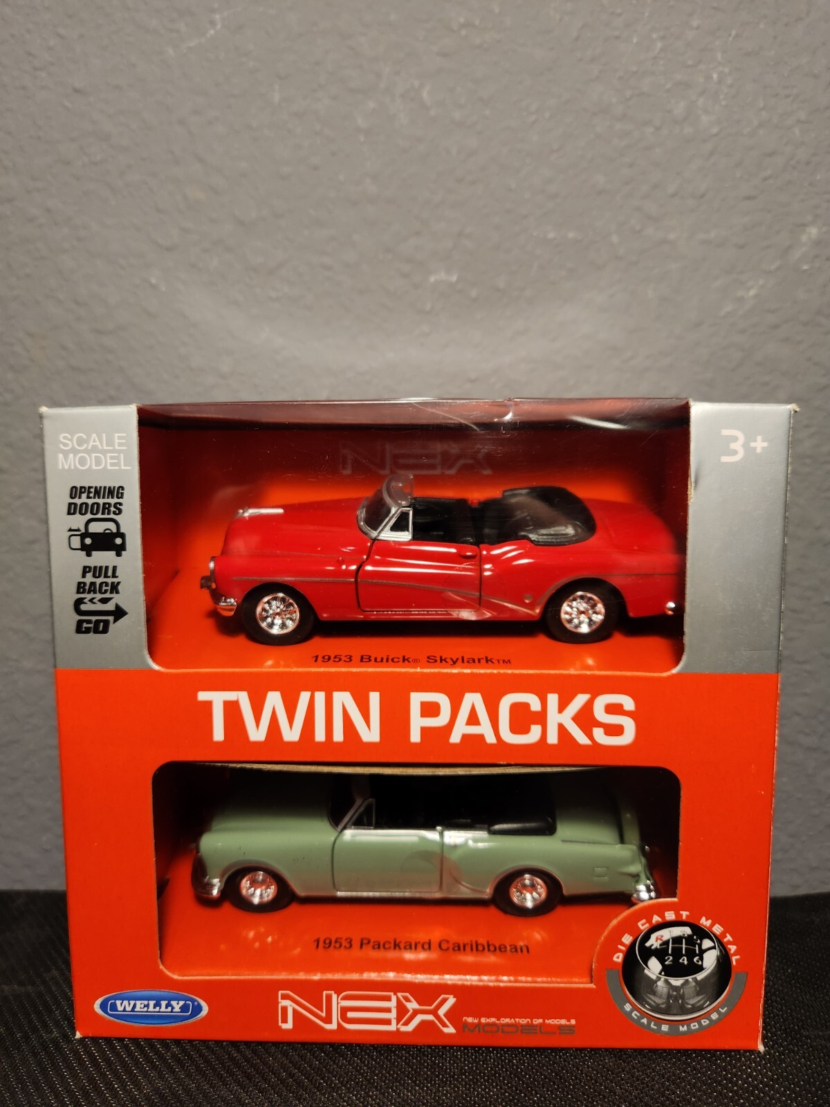 Welly NEX - 1:38 Scale 1953 Buick Skylark & 1953 Packard