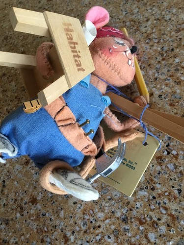 Annalee Mobilitee Doll 1994 Carpenter Female Mouse Habitat Hammer Saw Horse