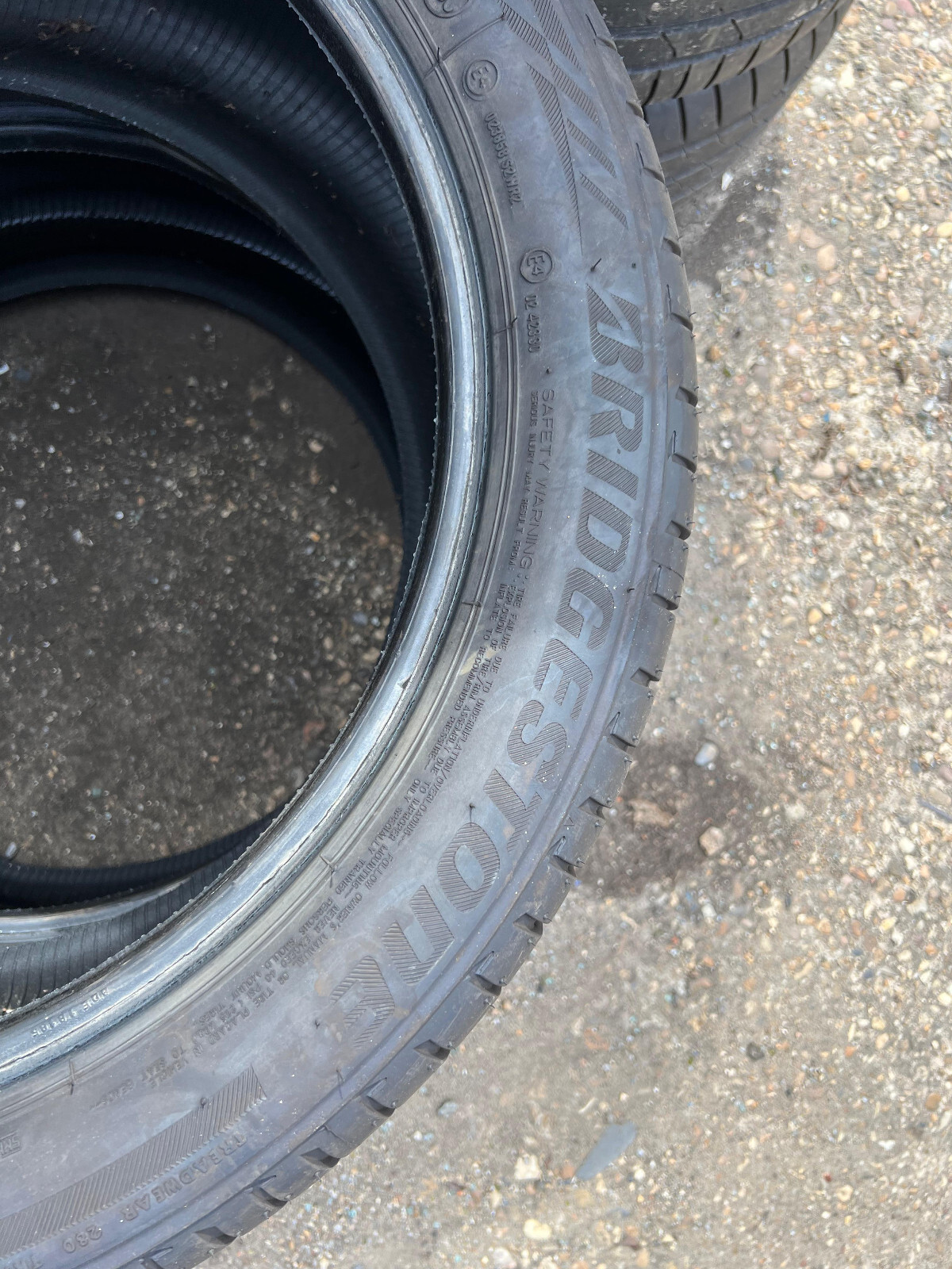 275 40 19 Bridgestone, RunFlat, 101Y, x2 A Pair 6.3mm  (F1_tyres) FO YD013