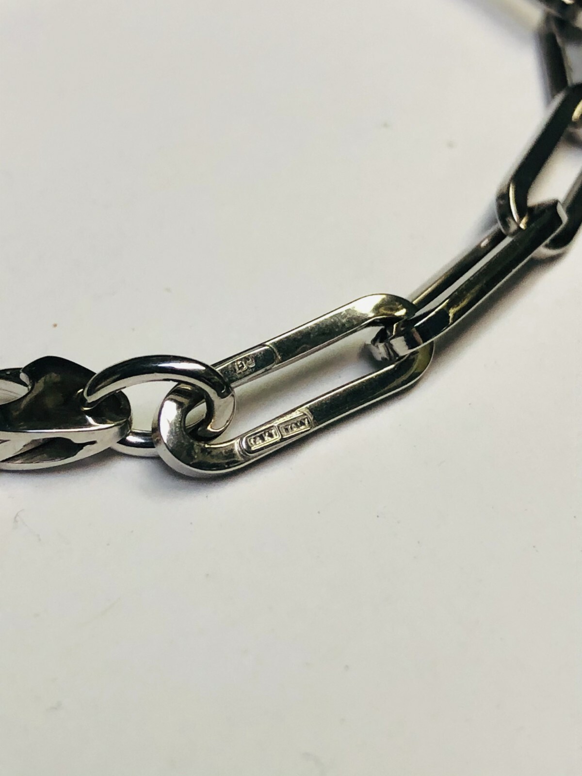 Pre-owned R C I 14kt White Gold Paperclip Link Chain Bracelet 7.5 Inch 4.2 Grams 6.1mm In No Stone