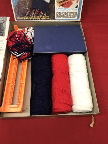 Vintage Pastime Knit-A-Scarf with Reversible Knitter Kit