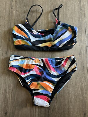 Womens 2 Piece Bathing Suit  Size 6 & M, By Venus