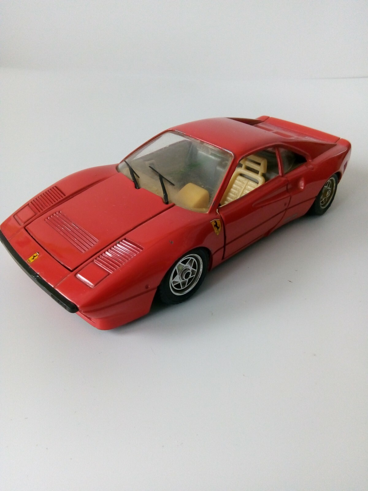 ブラーゴ　burago Ferrari GTO ミニカー 赤 Burago 1984 Red Ferrari GTO 1/18 Diecast Model 3027 NIB | eBay