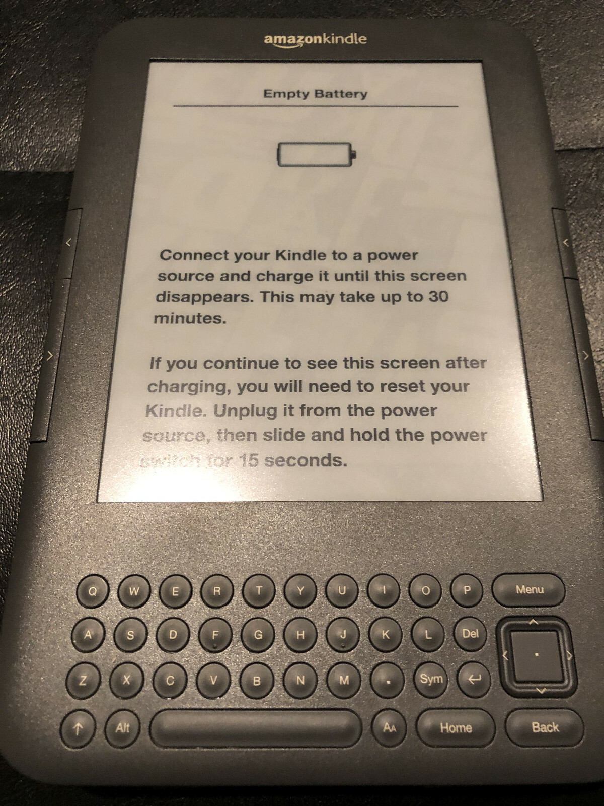 Amazon Kindle 3 with Keyboard/Wi-Fi #D00901 - Empty Battery Amazon Kindle 3 with Keyboard/Wi-Fi #D00901 - Empty Battery