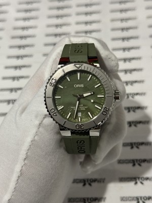 Oris Aquis New York Harbor Full Set Box Papers  Steel & Rubber Strap - Green MOP