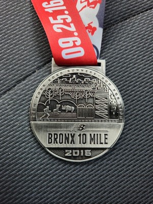 2016 Bronx 10 mile Running Race Finisher Medal Souvenirs New York 09.25.16