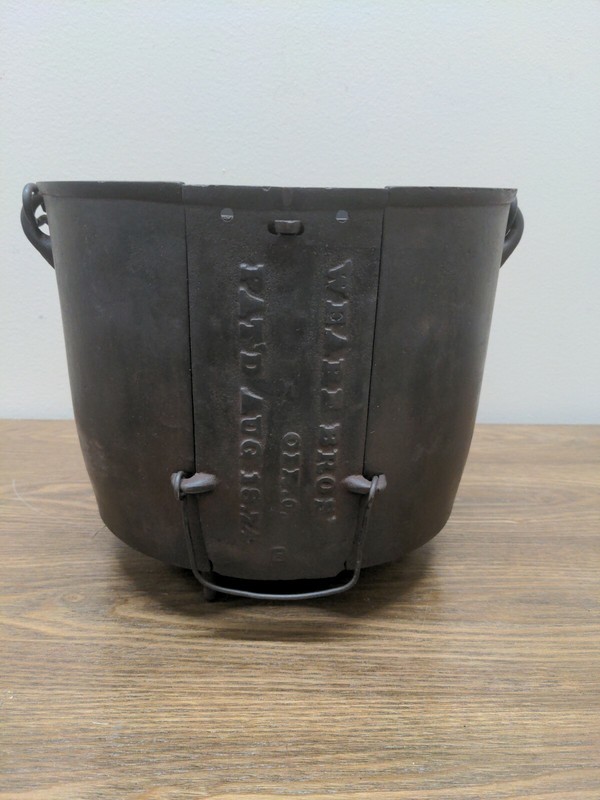 Extremely Rare Cast Iron "WEARE BROTHERS" # 8 Pot w/