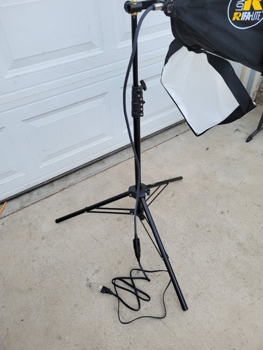 Lowel Rifa Lite W/ Tripod LC 44 Constant Diffused Softbox Studio Light Used 