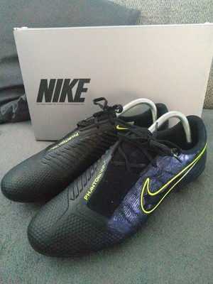 How Good is the Nike Phantom VSN Boot with Hidden Laces 