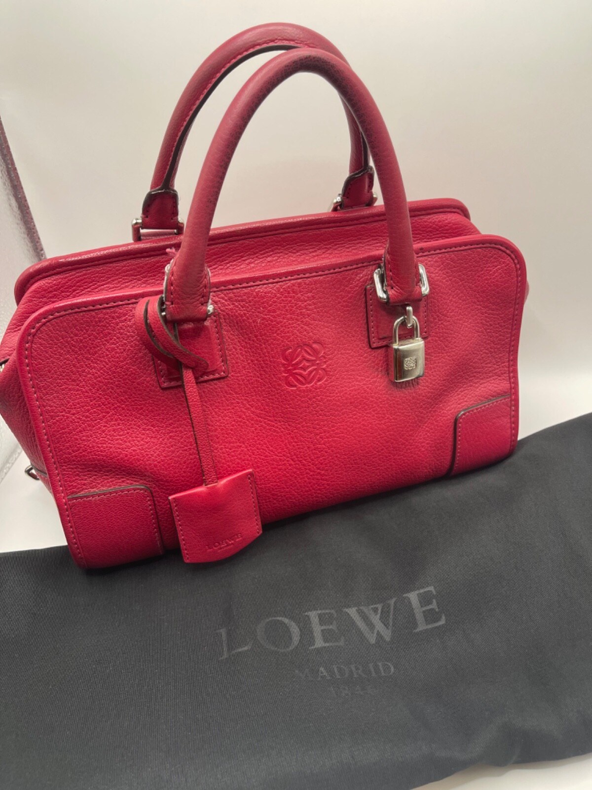 LOEWE 赤 レザー スカート サイズ40 LOEWE 赤 レザー スカート サイズ40 LOEWE ロエベ 財布 二つ折り