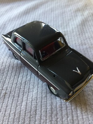 FORD POPULAR MODEL CAR 1:43 SCALE VANGUARDS VA02108