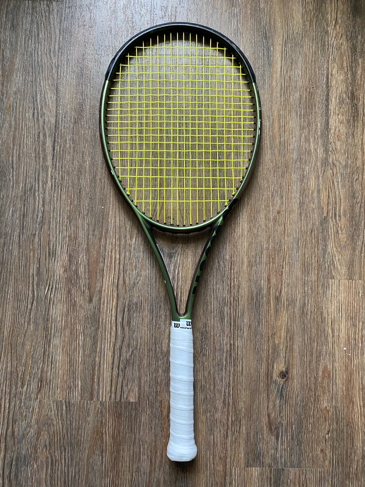 A*h様 【日本未発売】Wilson Blade Pro v8 18x20 BLADE PRO 18x20 V9 by Wilson Japan Racquet online