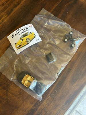 1/64 Mazda Eunos Roadster