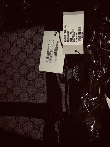 AUTHENTIC New Gucci GG 100% Wool Reversible Black/Gray Polina Scarf #4210683G206