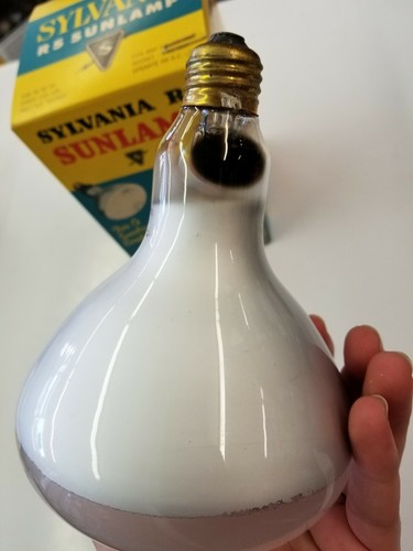 VINTAGE USED SYLVANIA 1950S RS SUNLAMP REPLACEMENT LIGHT BULB WITH BOX UNTESTED