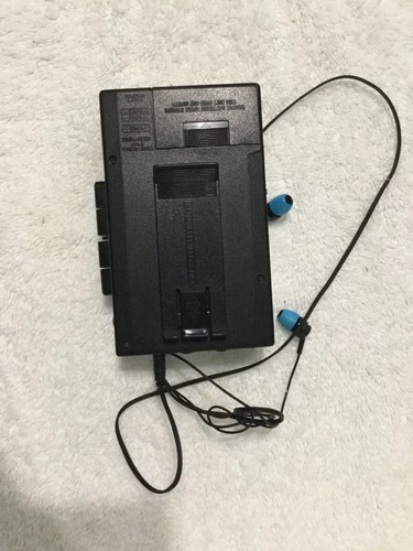 Vintage GE AM/FM Cassette Player Portable Walkman Model # 3-5434A Works Great