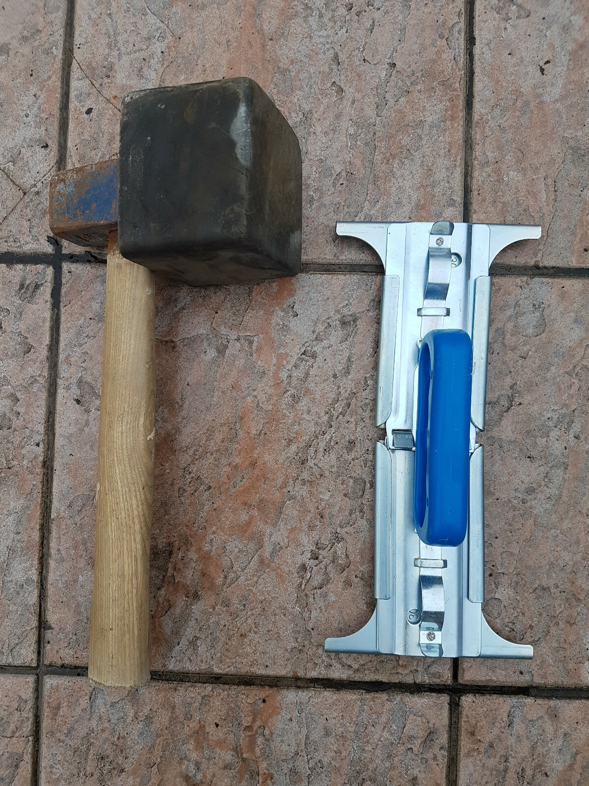 Plattenverlegehammer + Plattenheber