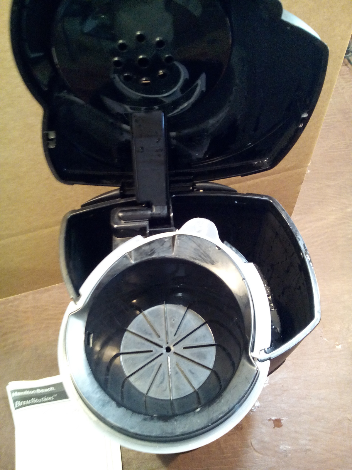 HAMILTON BEACH BREW STATION  12-CUP SINGLE SERVE COFFEE MAKER MODEL# 47224