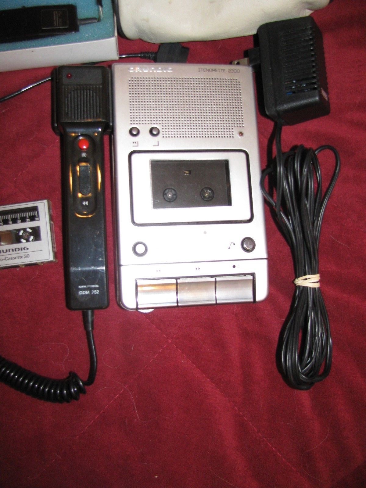 Grundig Stenorette 2300 L W/GDM 752 Mikrofon AC and Case + cartridge  Working