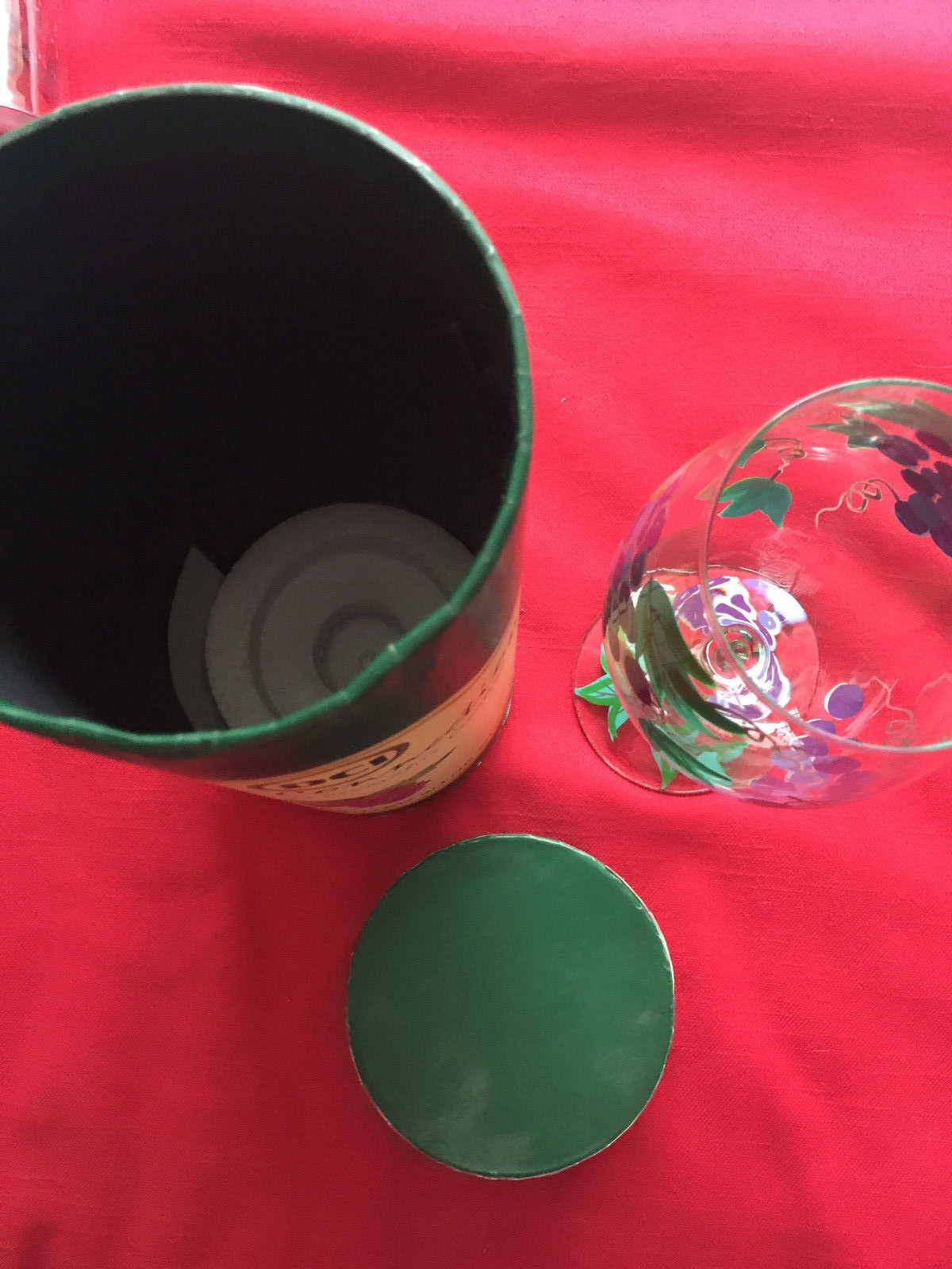 HAND-PAINTED WINE GLASS GRAPE DESIGN DIRECT CONNECTIONS NEW WITH TAGS & BOX