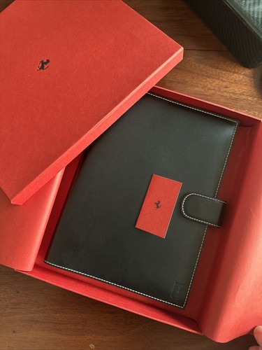 Ferrari レザー バインダー 茶色 Ferrari レザー バインダー 茶色 Ferrari Boxed Genuine Leather