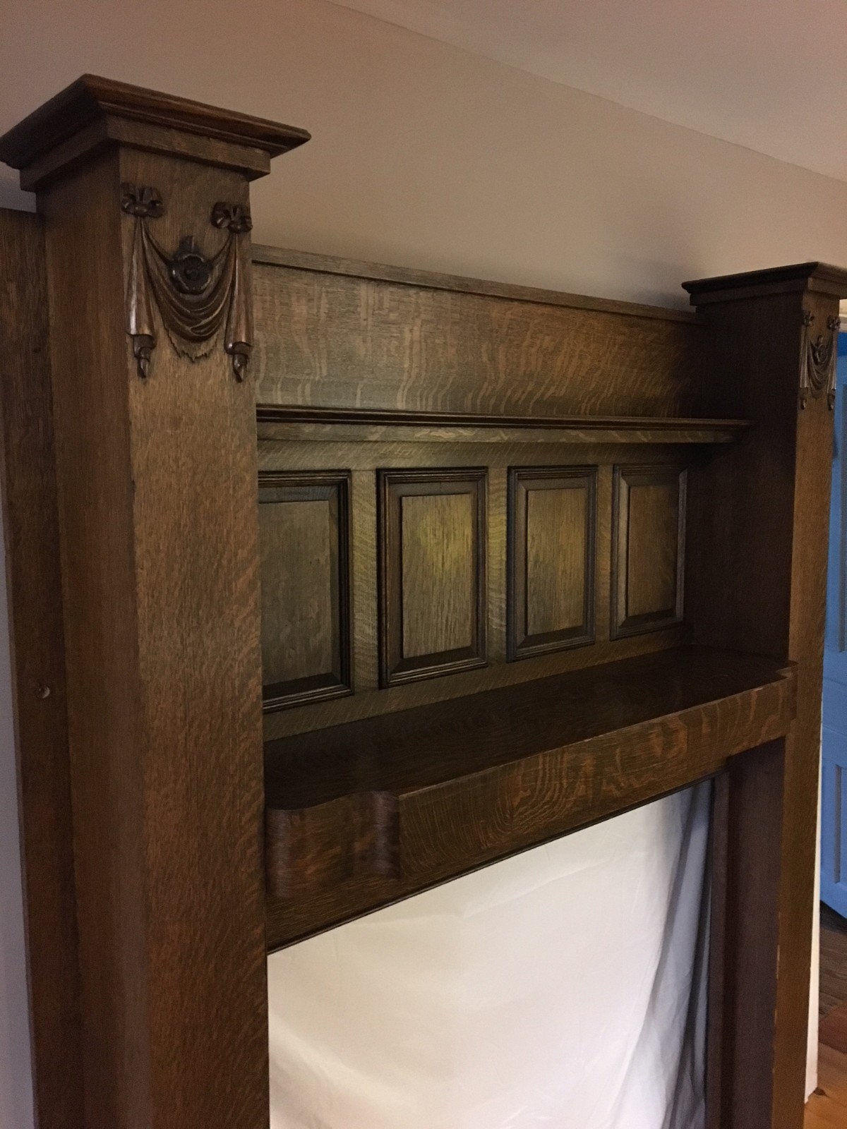 ANTIQUE QUARTER-SAWN OAK VENEER MANTEL FROM  C.1890 VICTORIAN MANSION, 79