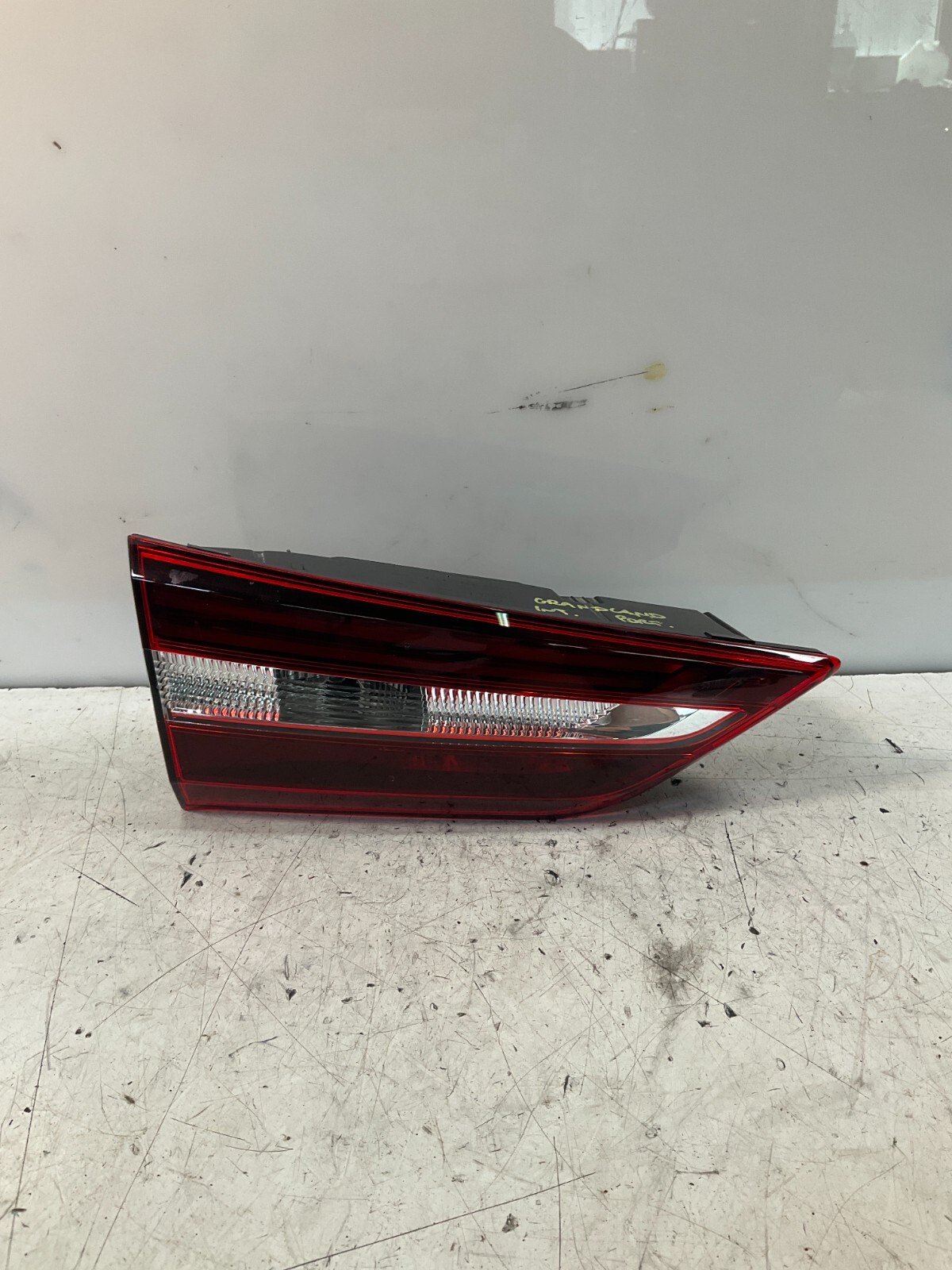 Fanale posteriore sinistro interno portellone OPEL GRANDLAND 81670101