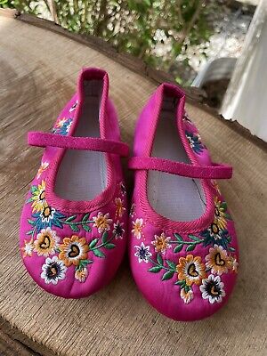 Girls Pink Satin Shoes Embroidered Chinese Sizing Skid Resistant Sz 7 Toddler