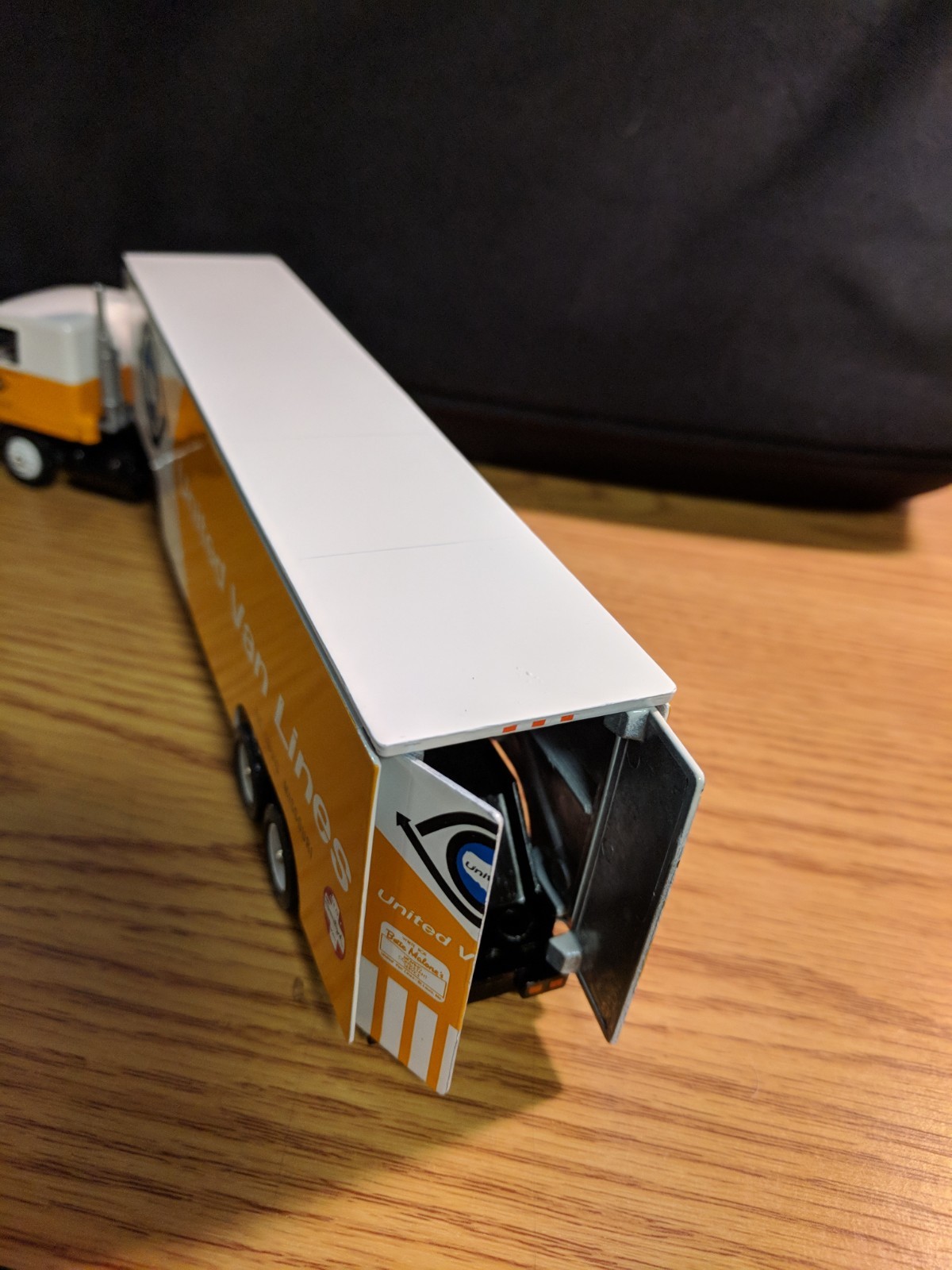 United Van Lines Moving Truck (Winross)