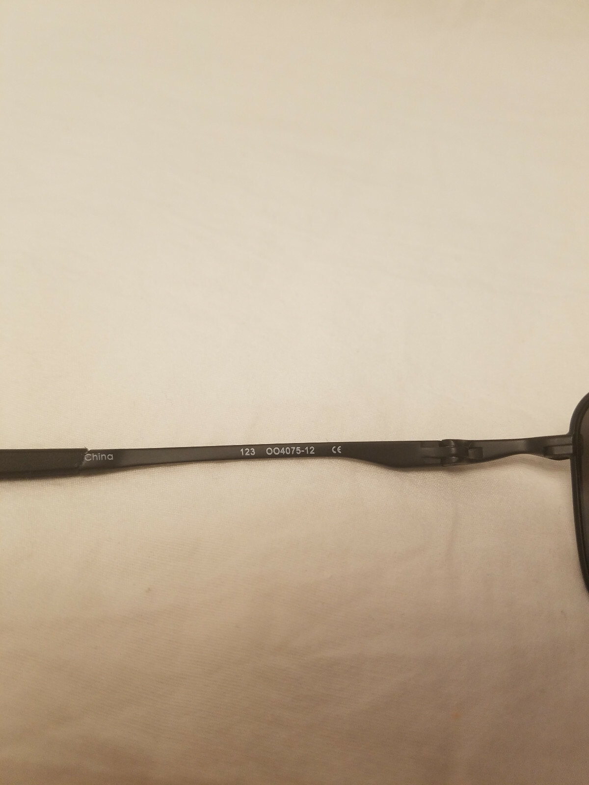 AUTHENTIC OAKLEY SQUARE WIRE Matte Black/Black Prizm Polarized Lens, OO4075-12
