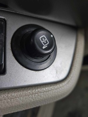 Used Front Door Switch fits: 2014 Ford Expedition Driver's mirror manual fold
