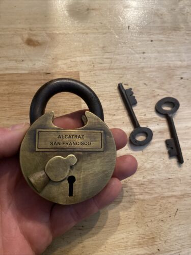 Alcatraz Island Cast Iron Padlock Lock Set Keys Prison Jail Alcatraz Island Cast Iron Padlock Lock Set Keys Prison Jail