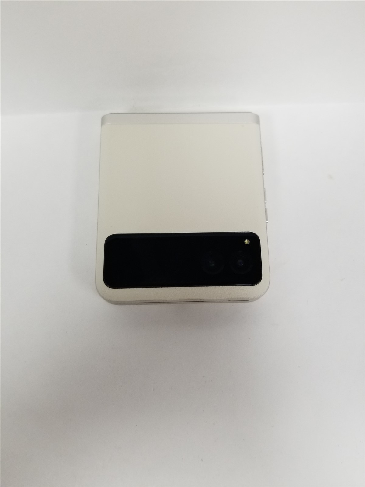 Motorola Razr 2023 128GB Cream XT2323-2 (Unlocked) Fully Functional DF6721