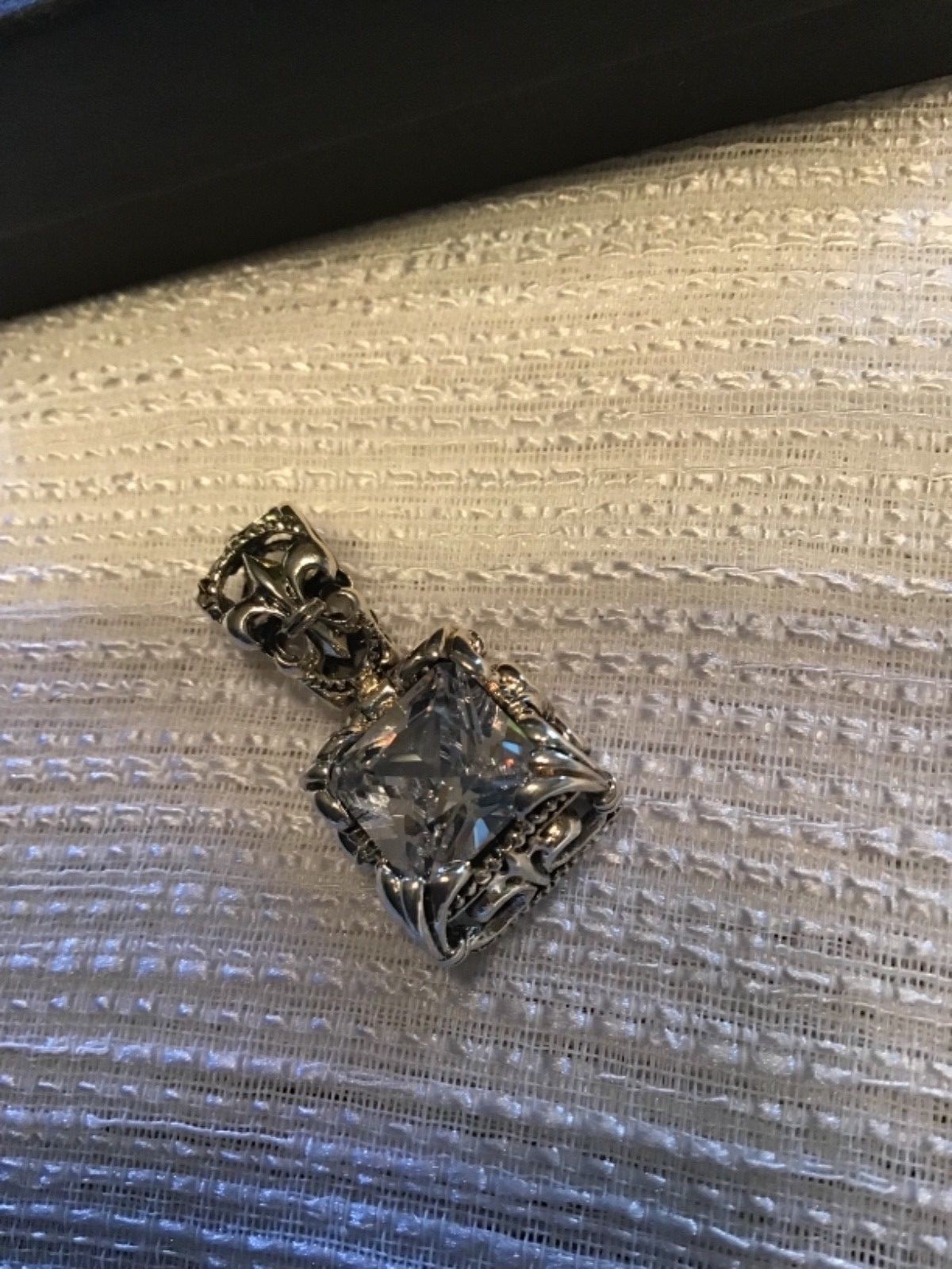 Silpada 925 Sterling Silver Uptown Fleur de Lis cubic zirconia cz pendant S0979