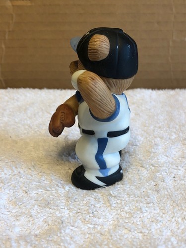 Home Interiors And Gifts Bear Baseball Player Figurine