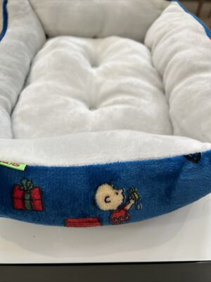 Peanuts Snoopy Elevated Cuddler Dog Bed Raised Rim Non-Skid Base Gift 16x20''