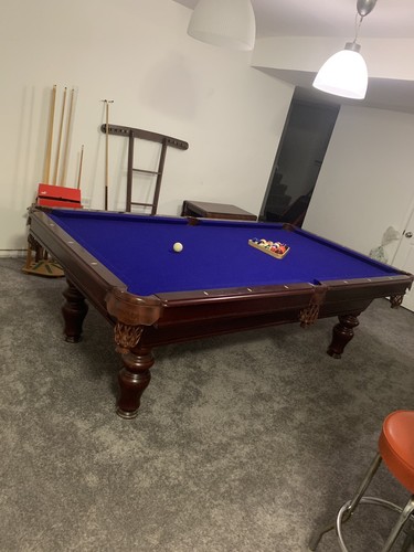 Beautiful Pool Table Cherry Wood  W/  Billiards Accessories